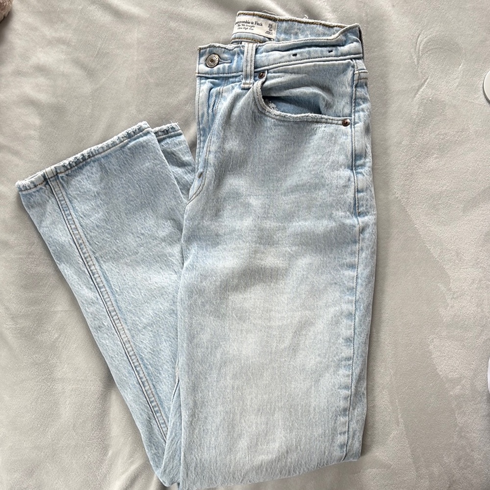 Abercrombie light denim 90s straight jeans